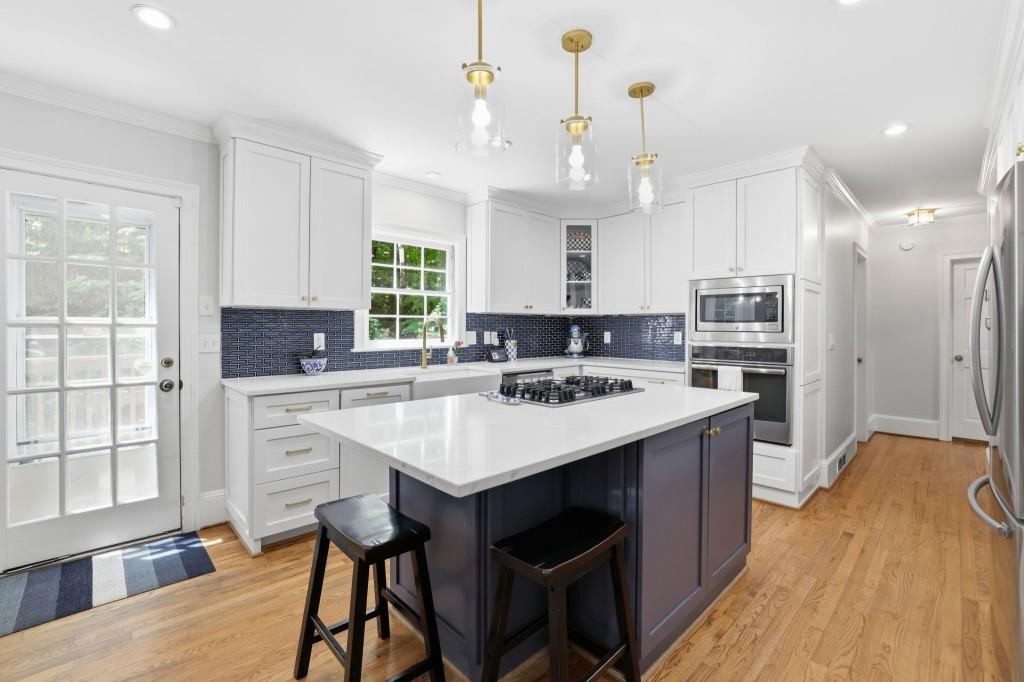 898 Byrnwyck Road Northeast Atlanta, GA 30319 - Photo 14 of 53