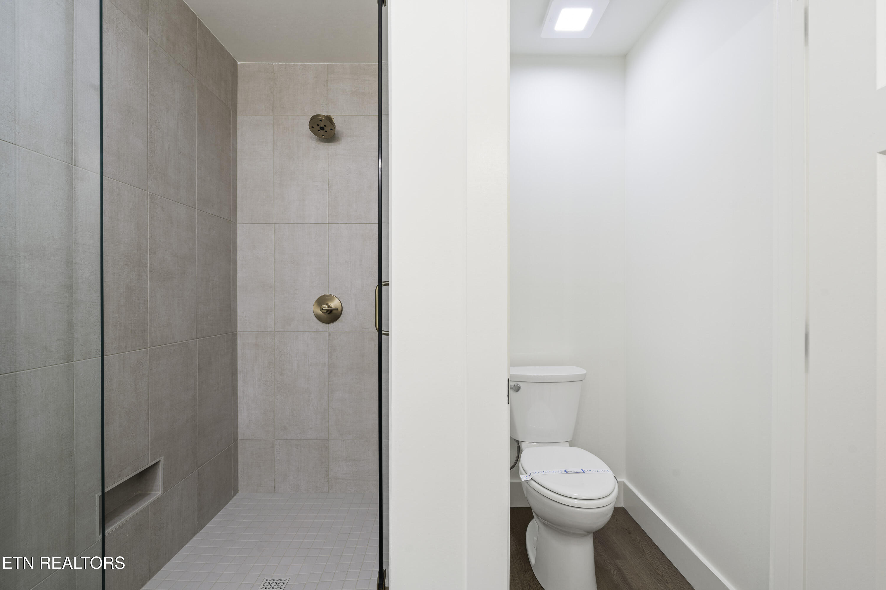1341 Grace Ridge Drive Sevierville, TN 37862 - Photo 40 of 56 Primary Bath