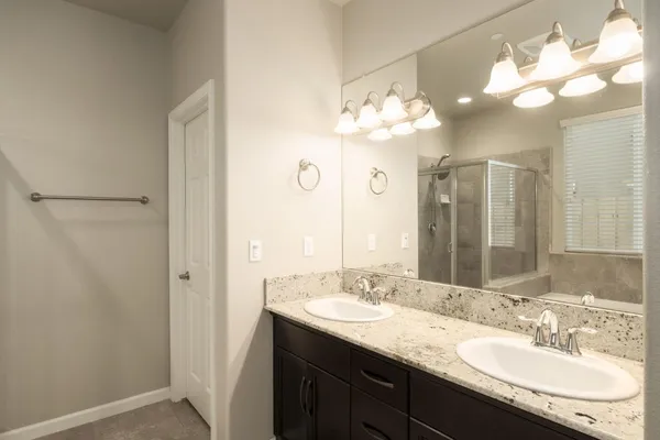 $579,000 | 1565 North Kaweah Avenue, Clovis, CA 93619