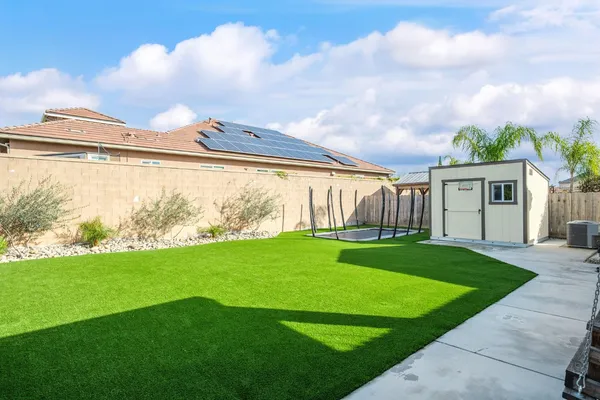 $579,000 | 1565 North Kaweah Avenue, Clovis, CA 93619