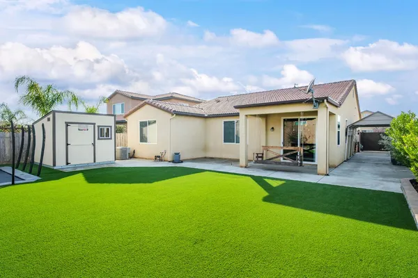 $579,000 | 1565 North Kaweah Avenue, Clovis, CA 93619