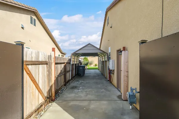 $579,000 | 1565 North Kaweah Avenue, Clovis, CA 93619
