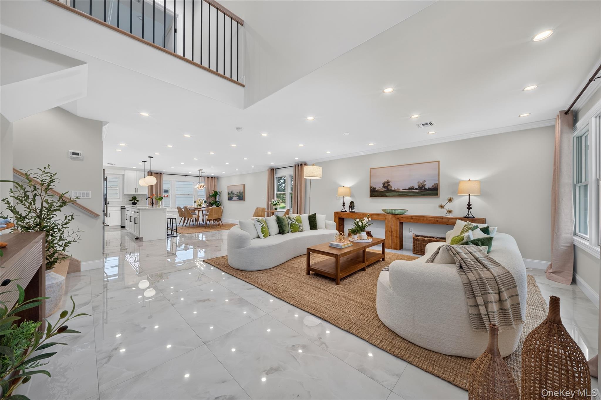2 Circle Drive Syosset, NY 11791 - Photo 3 of 41 Gallery Image 3