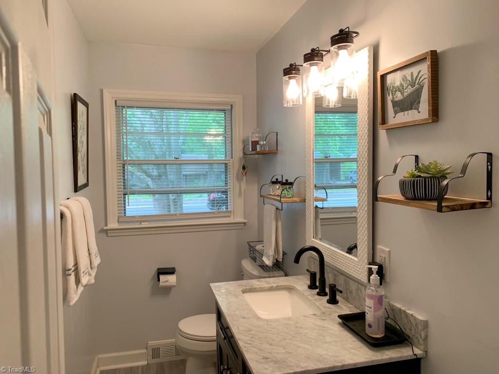 413 Rockspring Road High Point, NC 27262 - Photo 17 of 25 Gallery Image 17