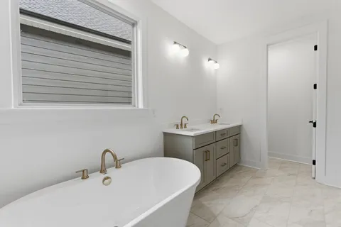 $750,000 | 6300 B American Court, Nashville, TN 37209