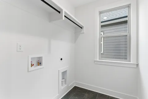 $750,000 | 6300 B American Court, Nashville, TN 37209