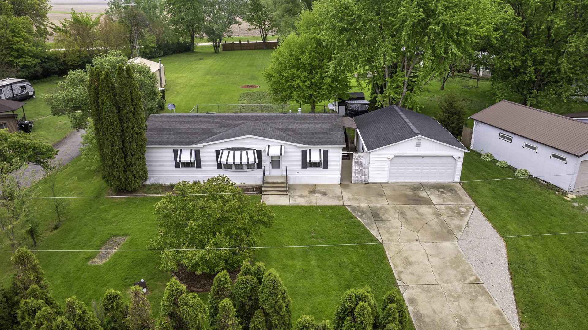 2910 East 11th Road Ottawa, IL 61350 - Photo 27 of 37