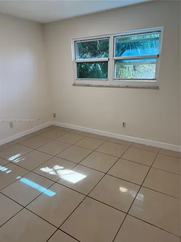 $1,900 | 4717 Southwest 33rd Avenue, Unit 202, Dania Beach, FL 33312