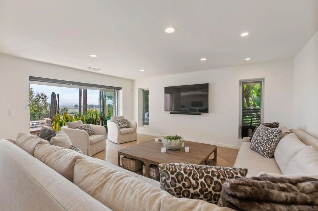 $4,300,000 | 14817 Arroyo Rosita, Rancho Santa Fe, CA 92014