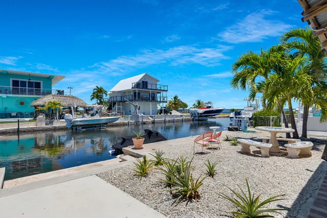 $1,199,000 | 31135 Hollerich Drive, Big Pine Key, FL 33043