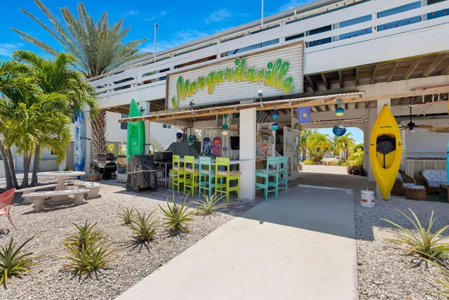 $1,199,000 | 31135 Hollerich Drive, Big Pine Key, FL 33043