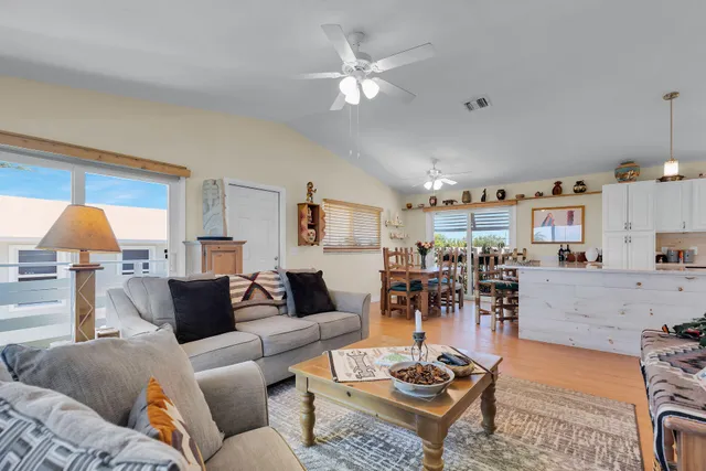 $1,199,000 | 31135 Hollerich Drive, Big Pine Key, FL 33043