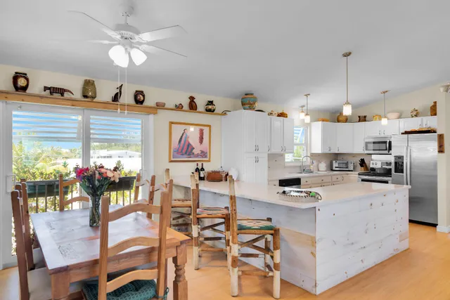 $1,199,000 | 31135 Hollerich Drive, Big Pine Key, FL 33043