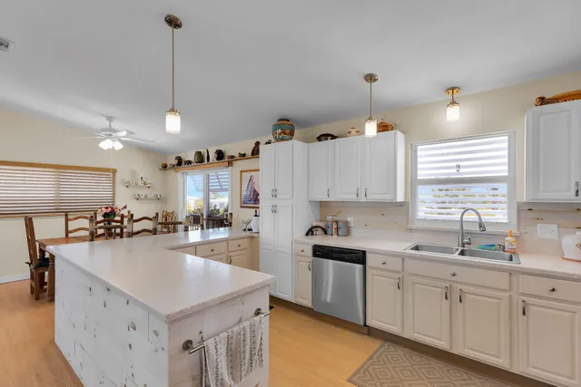 $1,199,000 | 31135 Hollerich Drive, Big Pine Key, FL 33043