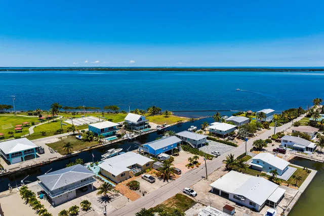 $1,199,000 | 31135 Hollerich Drive, Big Pine Key, FL 33043