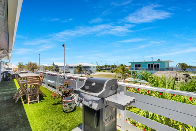 $1,199,000 | 31135 Hollerich Drive, Big Pine Key, FL 33043