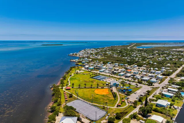 $1,199,000 | 31135 Hollerich Drive, Big Pine Key, FL 33043