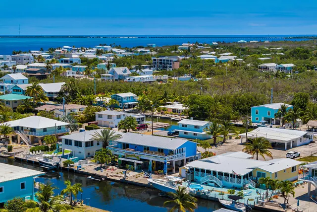 $1,199,000 | 31135 Hollerich Drive, Big Pine Key, FL 33043