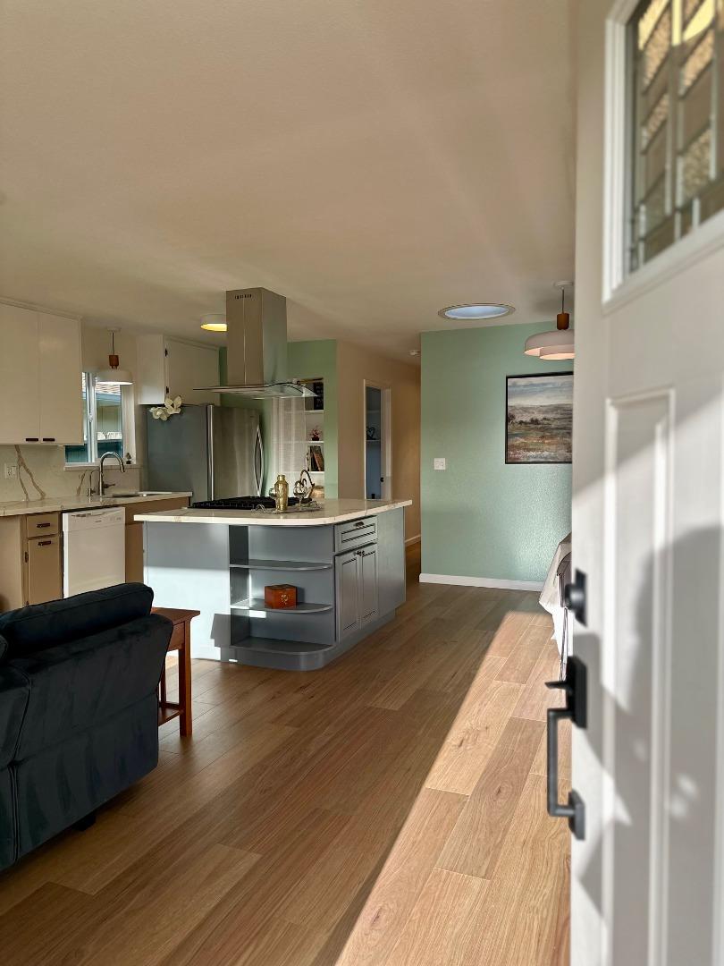 755 Pino Way Salinas, CA 93905 - Photo 6 of 48