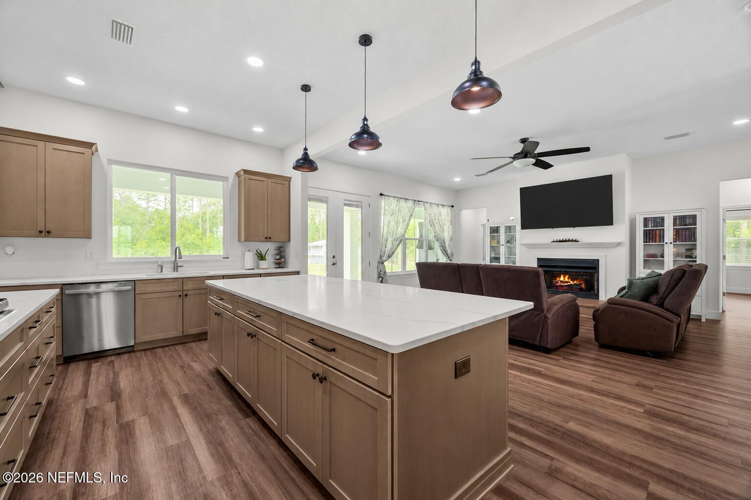 7914 Odom Rnch Trail Keystone Heights, FL 32656 - Photo 16 of 60 Kitchen/Living Room