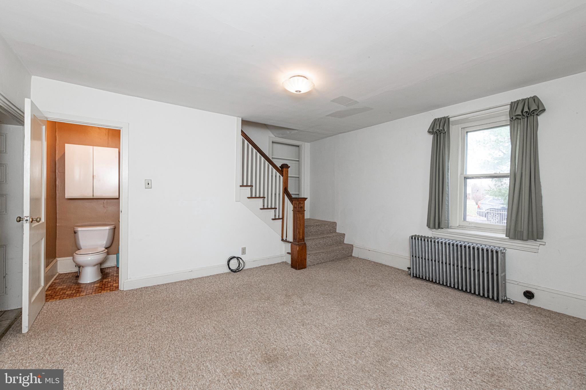 804 Sanatoga Road Pottstown, PA 19465 - Photo 10 of 28 an empty room with windows