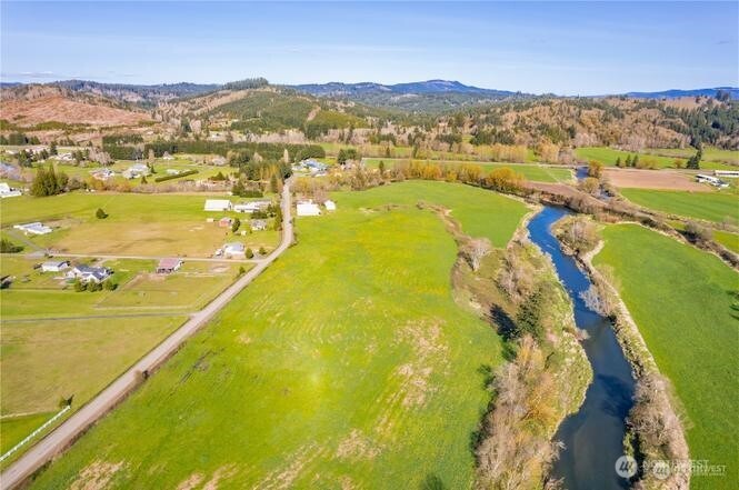 X3 Oxbow Road Raymond, WA 98577 - Photo 3 of 4 Gallery Image 3
