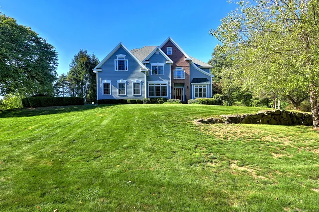 $925,000 | 102 Wild Horse Court, Monroe, CT 06468