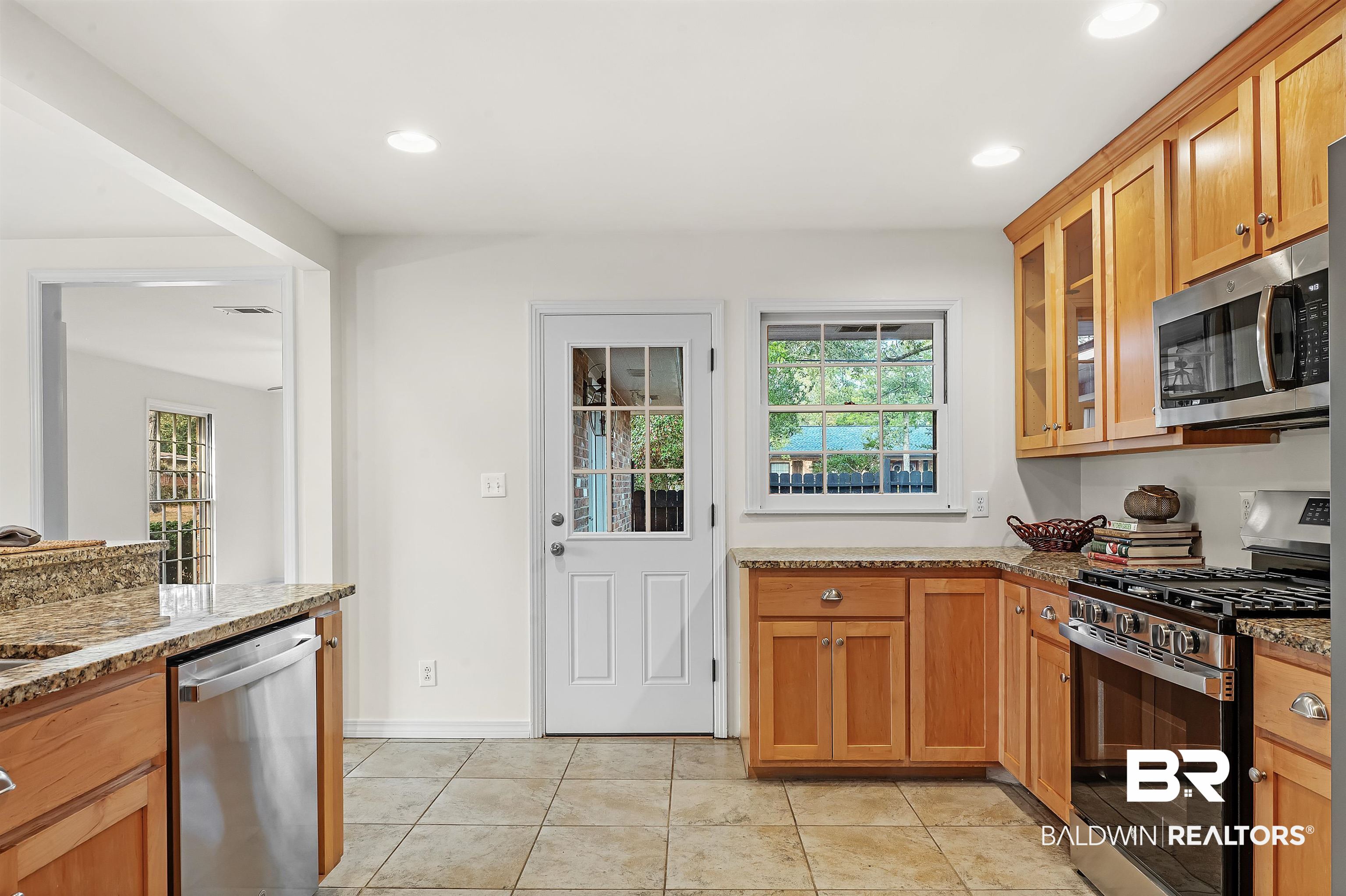 371 Francilla Circle Fairhope, AL 36532 - Photo 14 of 50 Kitchen