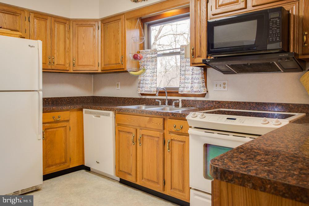 360 Sarhelm Road Harrisburg, PA 17112 - Photo 12 of 25 Gallery Image 12
