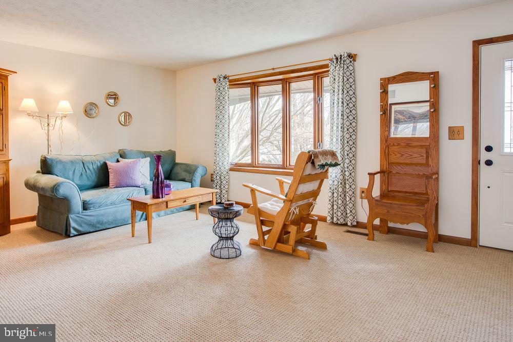 360 Sarhelm Road Harrisburg, PA 17112 - Photo 3 of 25 Gallery Image 3