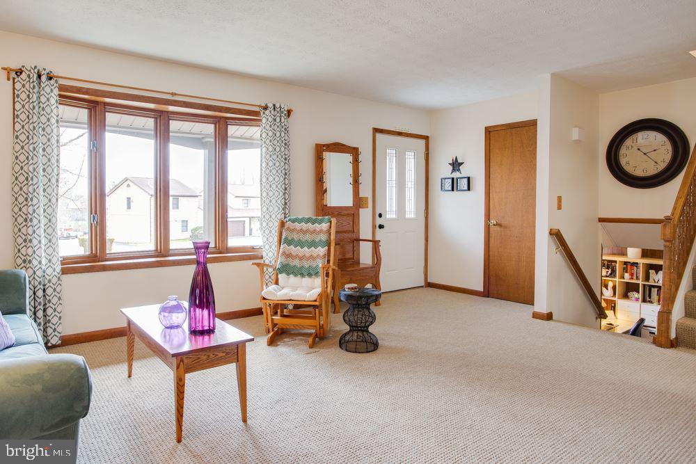 360 Sarhelm Road Harrisburg, PA 17112 - Photo 4 of 25 Gallery Image 4