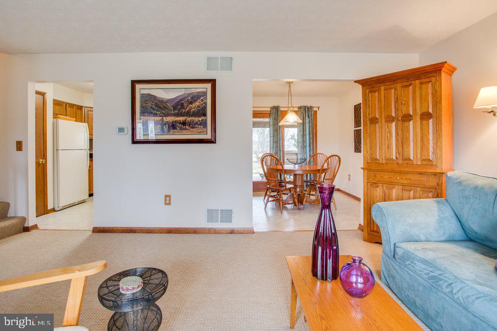 360 Sarhelm Road Harrisburg, PA 17112 - Photo 5 of 25 Gallery Image 5
