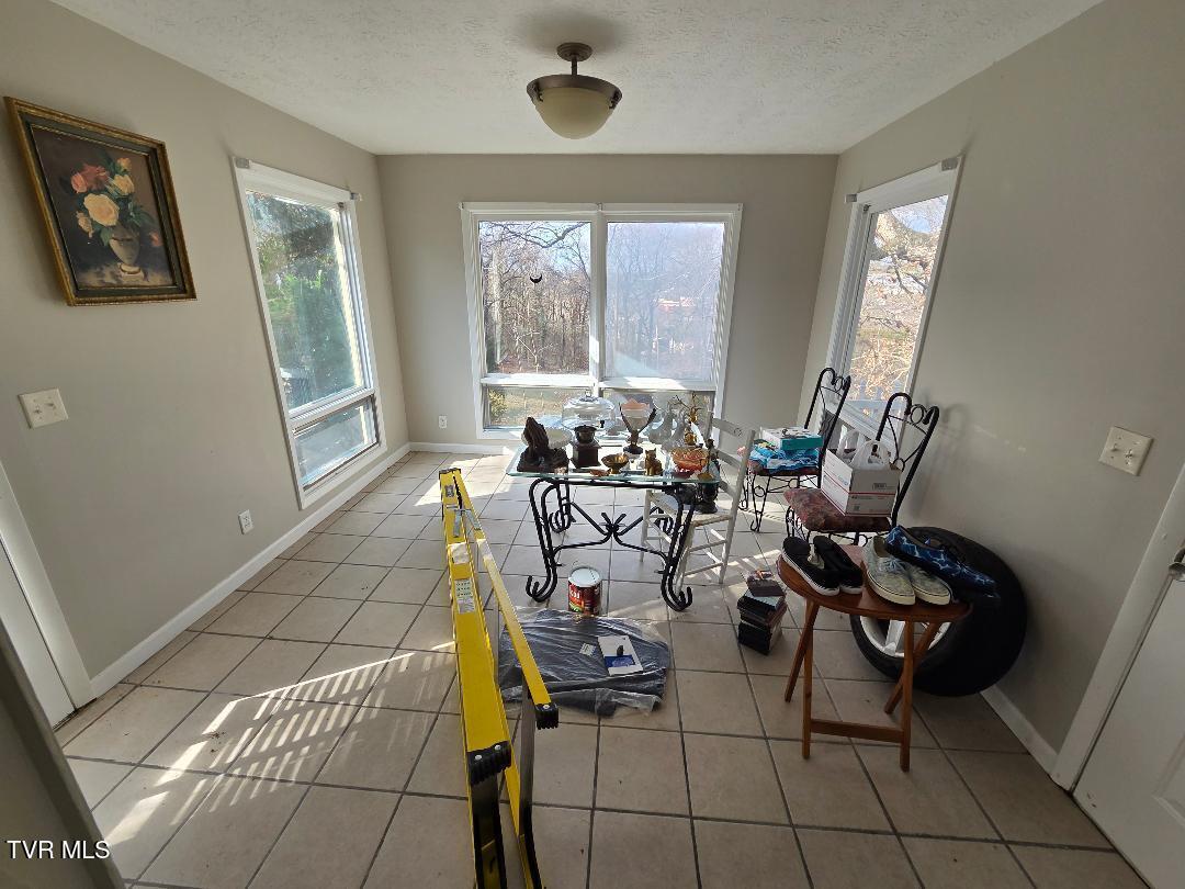 1162 Ridgecrest Avenue Kingsport, TN 37665 - Photo 15 of 21 ridgecrest sunroom