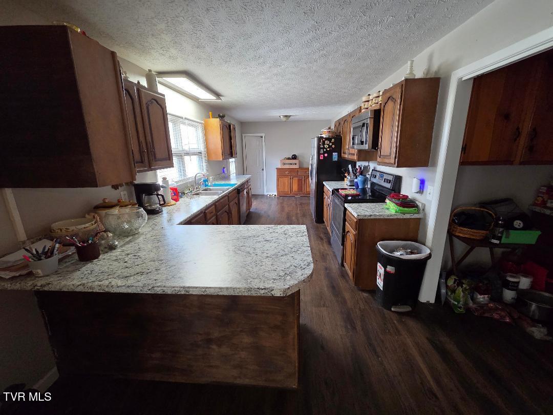 1162 Ridgecrest Avenue Kingsport, TN 37665 - Photo 7 of 21 ridgecrest kitchen 1