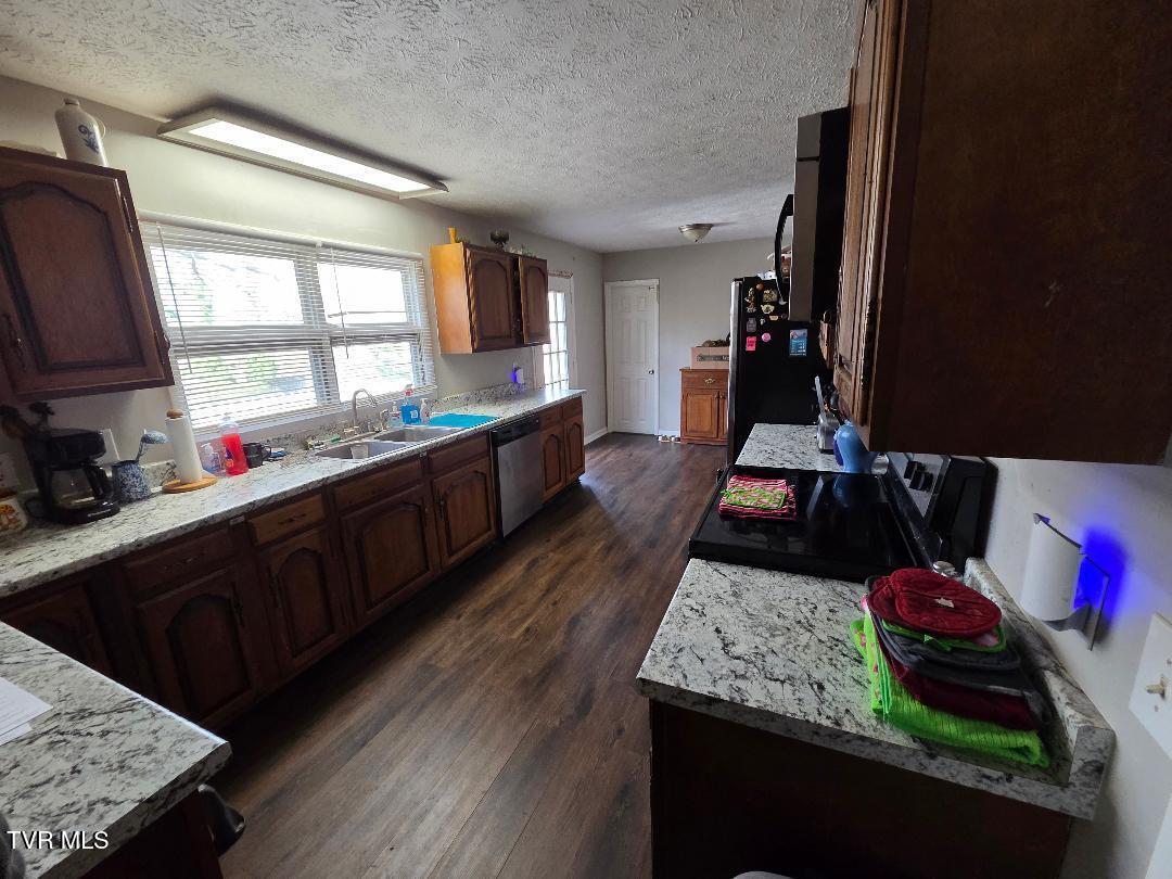 1162 Ridgecrest Avenue Kingsport, TN 37665 - Photo 8 of 21 ridgecrest kitchen
