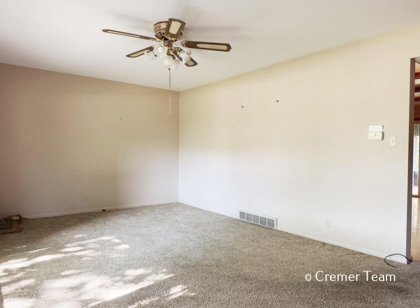 9068 Victor Avenue Jenison, MI 49428 - Photo 2 of 30 Living Room View 1
