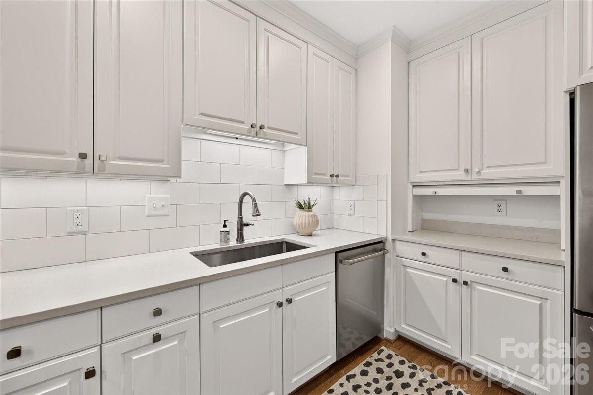 906 Cherokee Road Charlotte, NC 28207 - Photo 13 of 34 Gallery Image 13