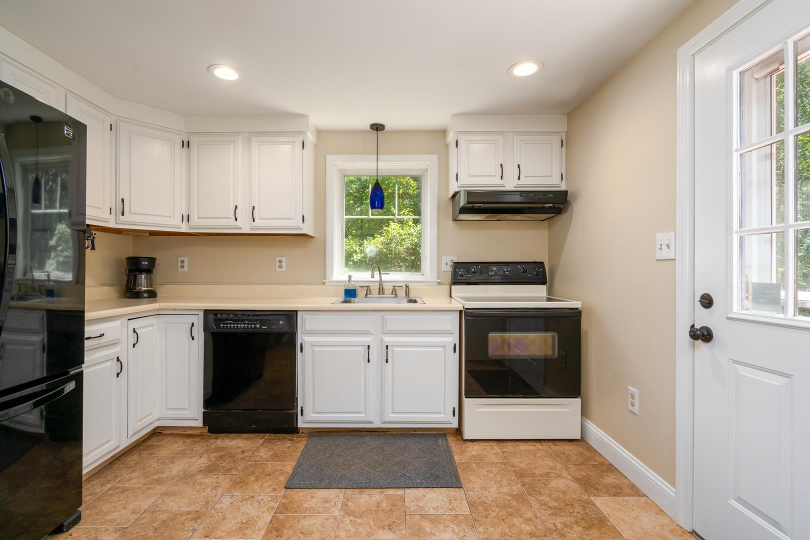 9 Ham Road Raymond, NH 03077 - Photo 8 of 37