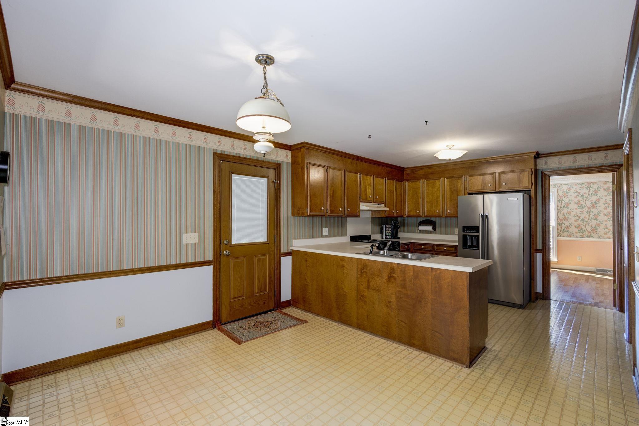 212 Loblolly Lane Greenville, SC 29607 - Photo 11 of 33 Gallery Image 11