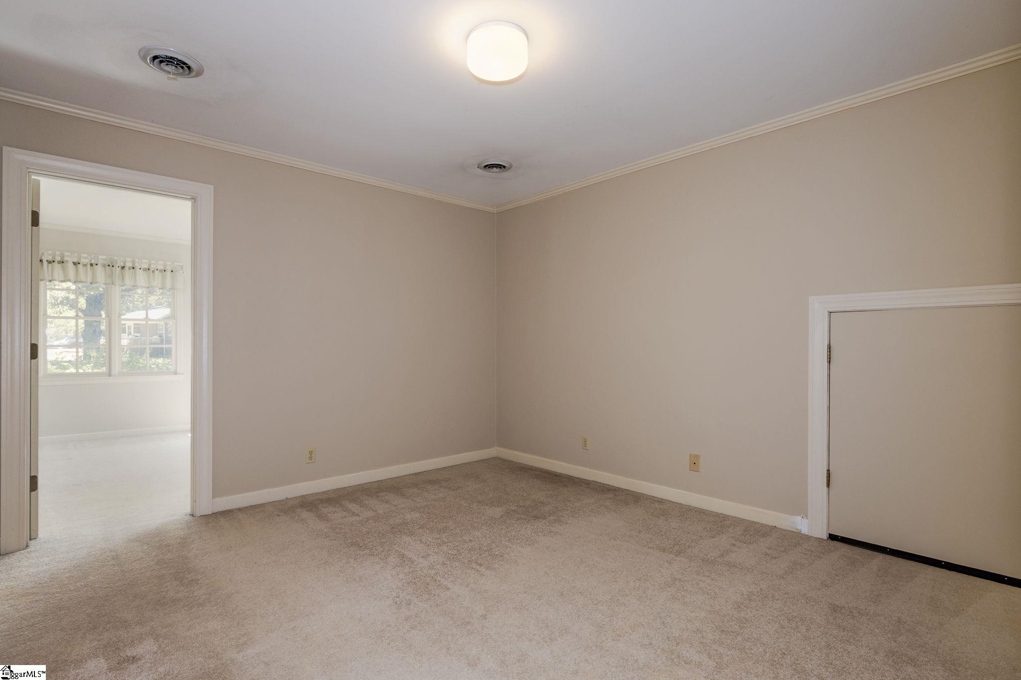 212 Loblolly Lane Greenville, SC 29607 - Photo 27 of 33 Gallery Image 27