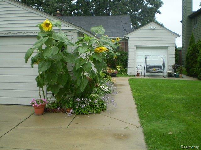 2913 Lansdowne Road Waterford, MI 48329 - Photo 12 of 24