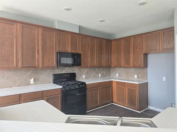 $2,600 | 5210 Benton Drive, Pasadena, TX 77504