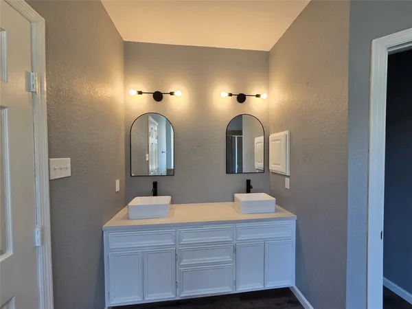 $2,600 | 5210 Benton Drive, Pasadena, TX 77504