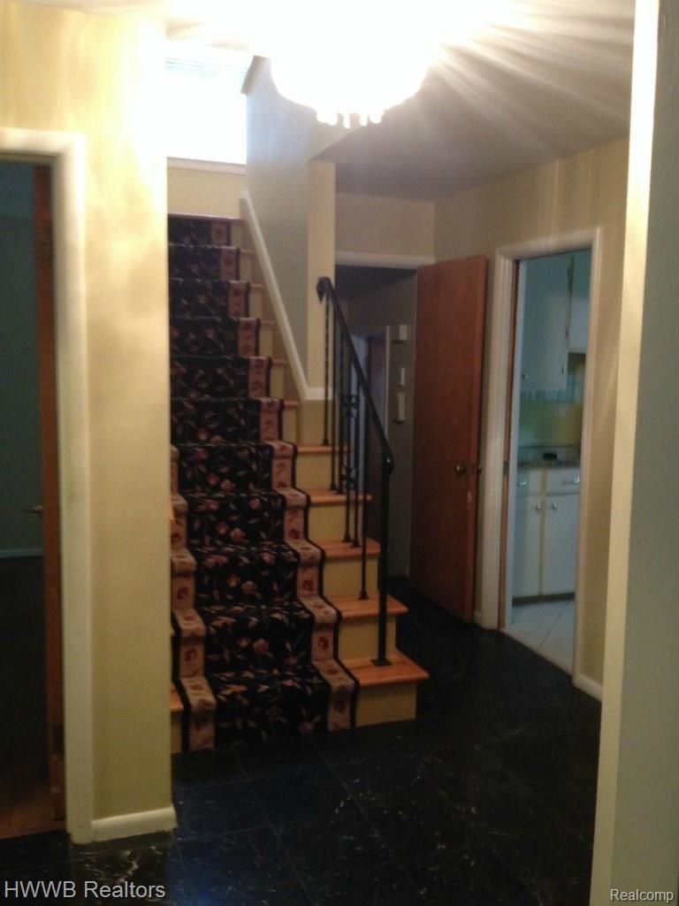 22311 Roxford Street Detroit, MI 48219 - Photo 10 of 22 IMG_7118.jpg