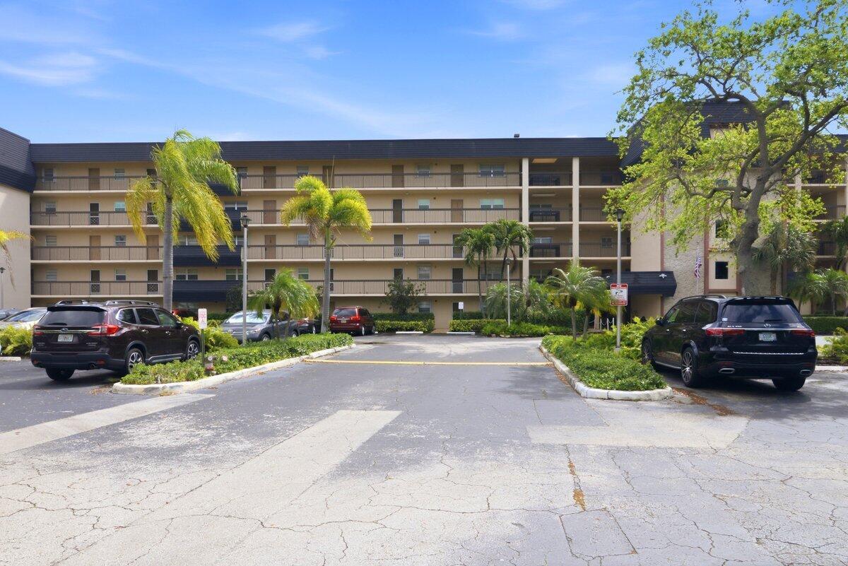 5340 Northwest 2nd Avenue, Unit 326 Boca Raton, FL 33487 - Photo 2 of 29 DSC_2558