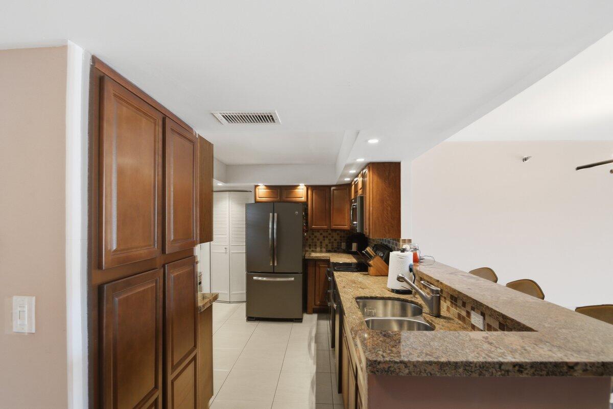 5340 Northwest 2nd Avenue, Unit 326 Boca Raton, FL 33487 - Photo 6 of 29 DSC_2572