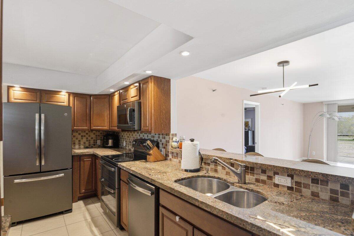 5340 Northwest 2nd Avenue, Unit 326 Boca Raton, FL 33487 - Photo 9 of 29 DSC_2581