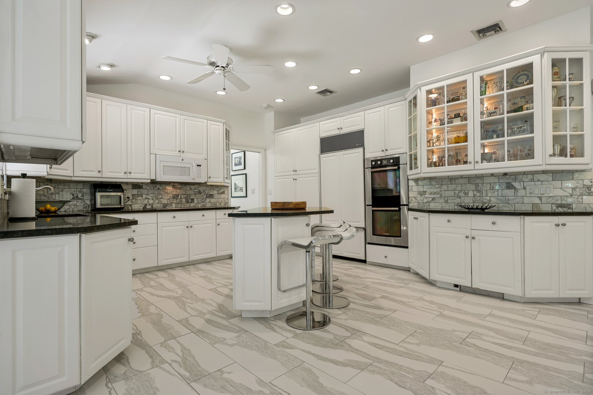 22 Sunswyck Road Darien, CT 06820 - Photo 15 of 38