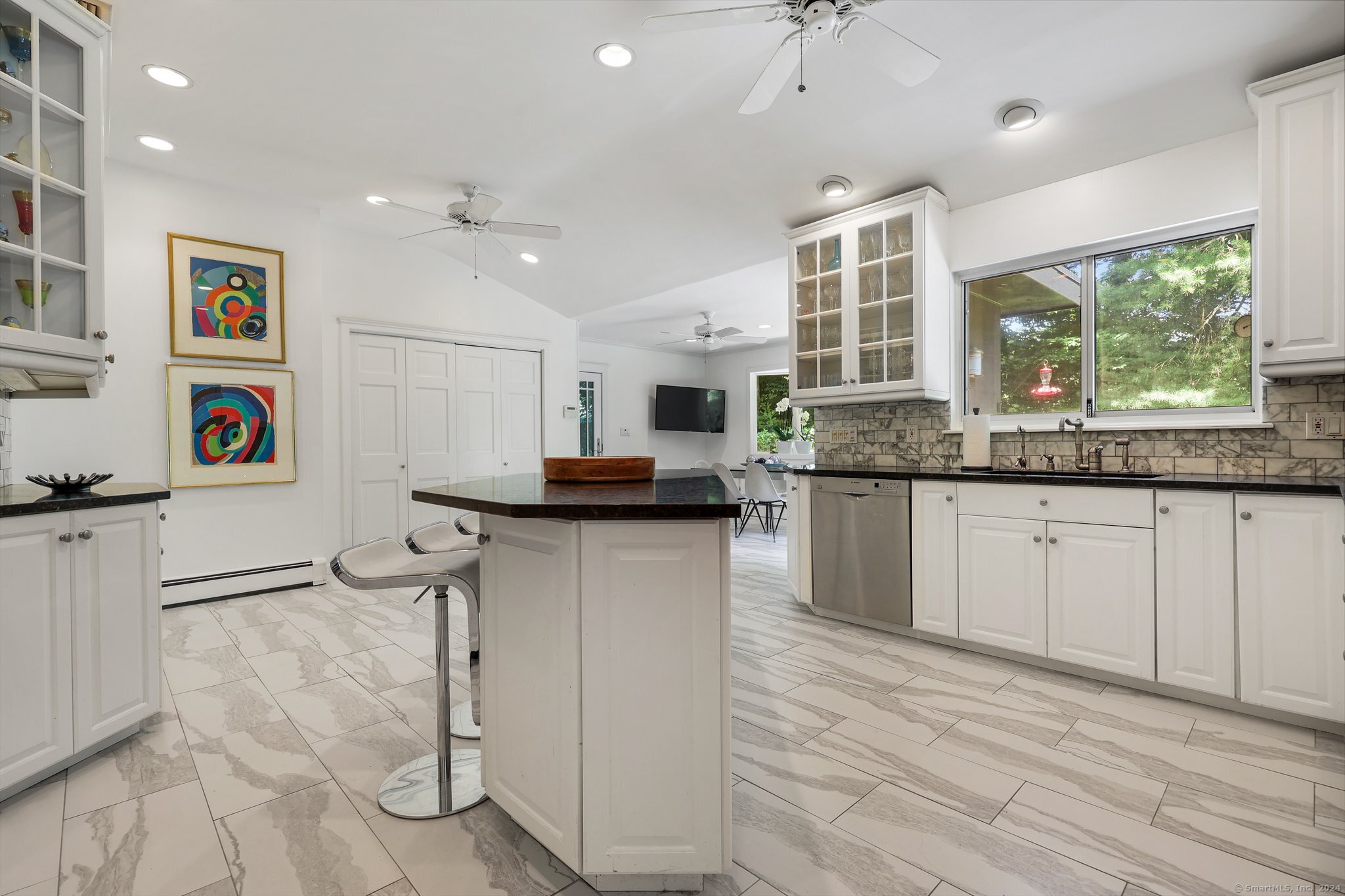 22 Sunswyck Road Darien, CT 06820 - Photo 17 of 38