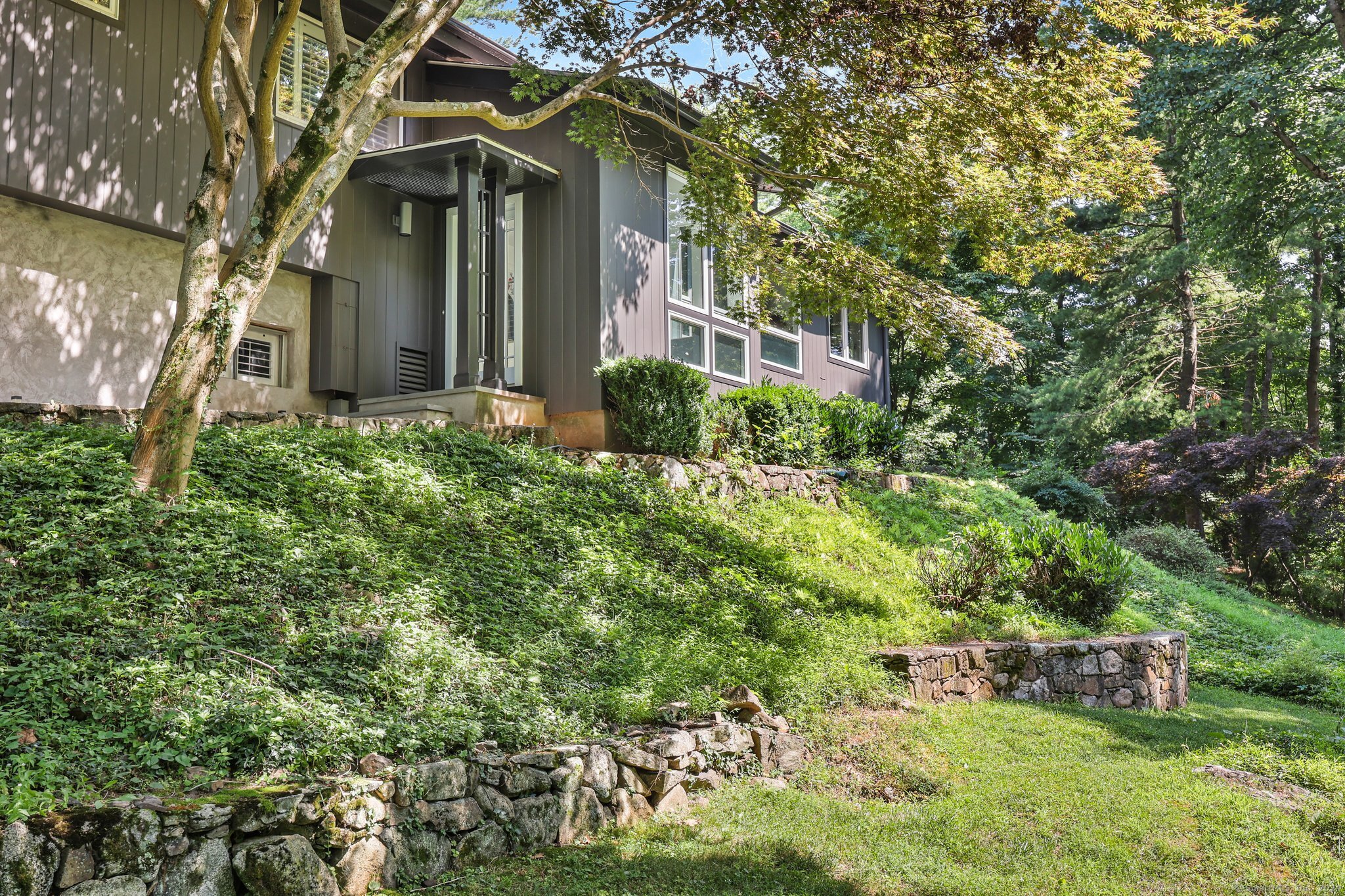 22 Sunswyck Road Darien, CT 06820 - Photo 33 of 38